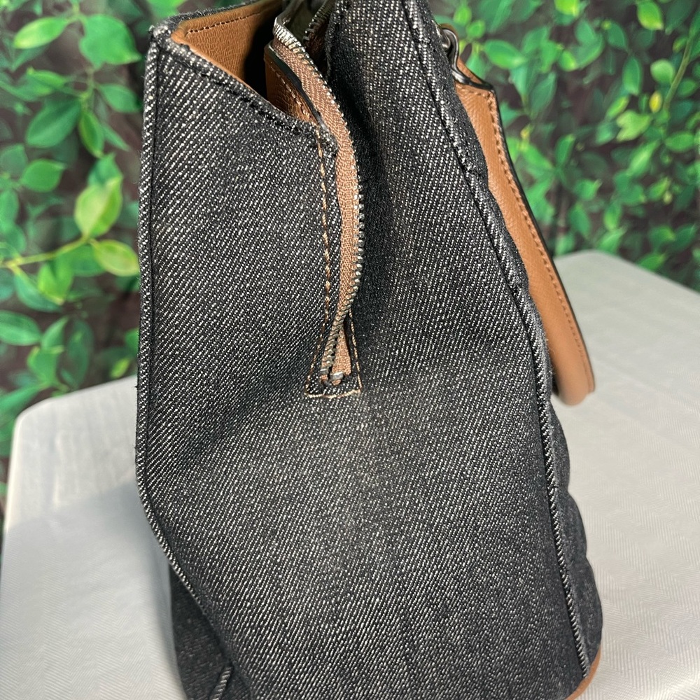 Guess Handbag - Picture 9 of 9